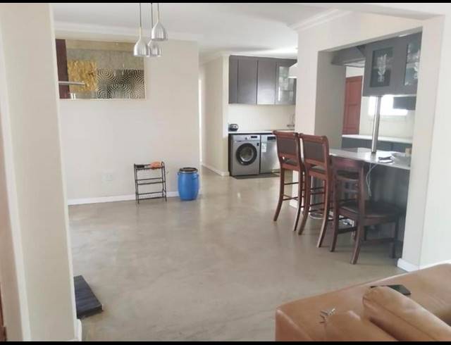 3 BEDROOM HOUSE FOR SALE IN COSMO CITY
